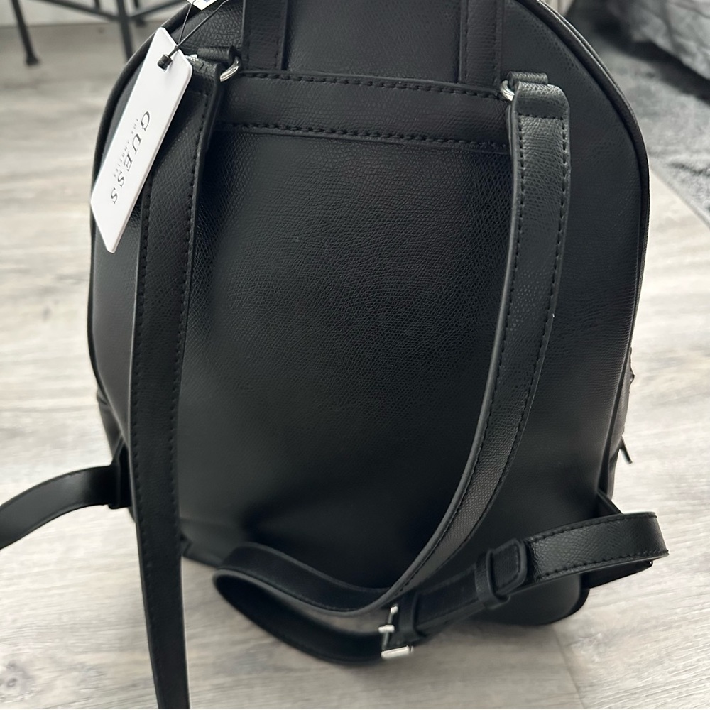 New Guess Backpack - Picture 4 of 5